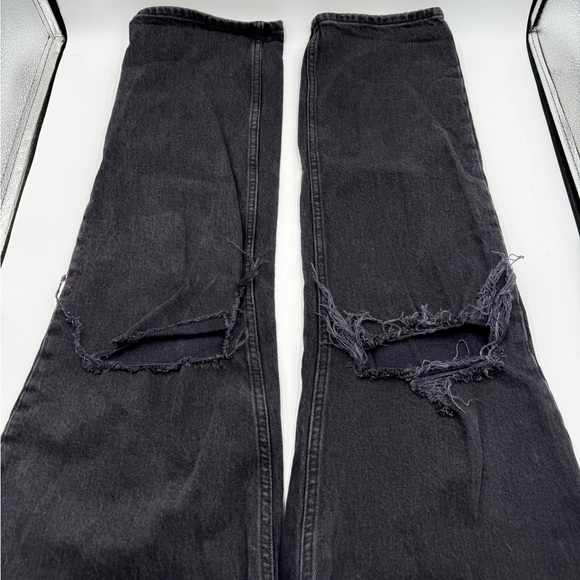 Abercrombie & Fitch 90s Straight Ultra High Rise Ripped Jeans - Picture 7 of 8